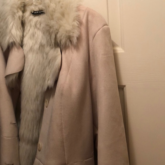 Coat - Picture 4 of 9